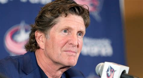 Mike Babcock resigns as Blue Jackets head coach following photo controversy